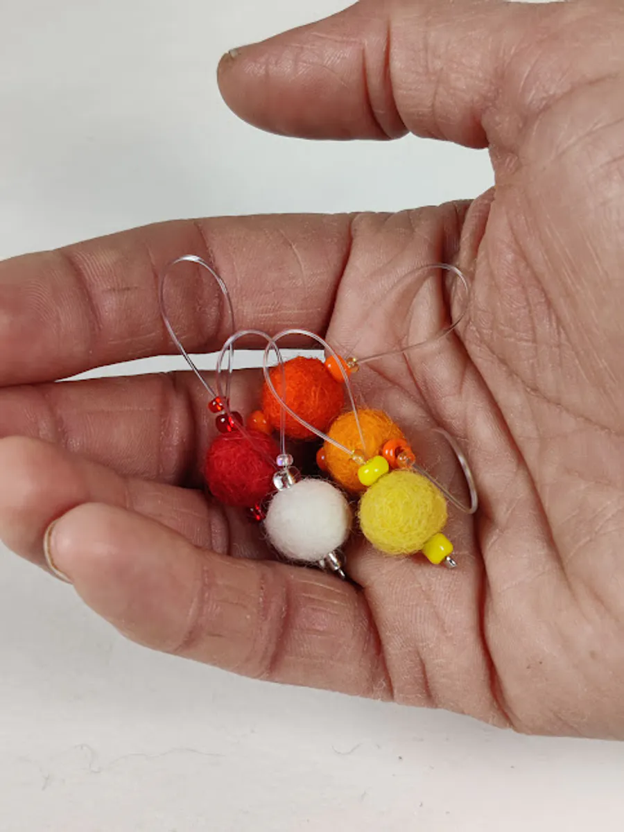 Maskemarkør ullkule 1 cm mørk oransje